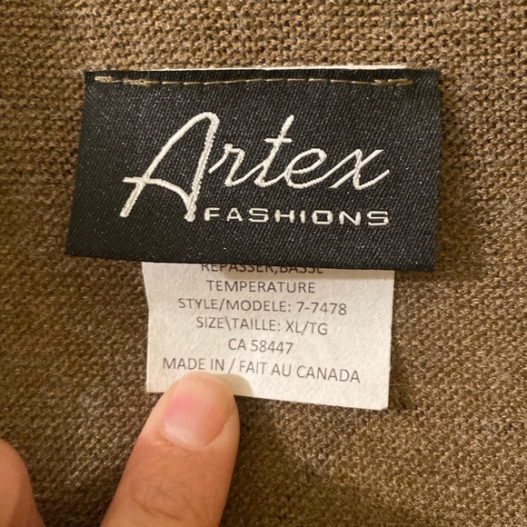 Cowl neck peek a boo shoulder sweater - Picture 4 of 7